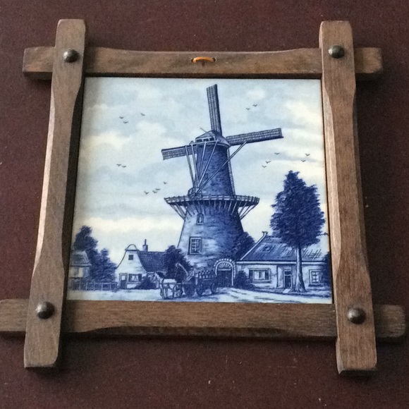 Blue Delft Windmill on tile framed - Picture 1 of 2